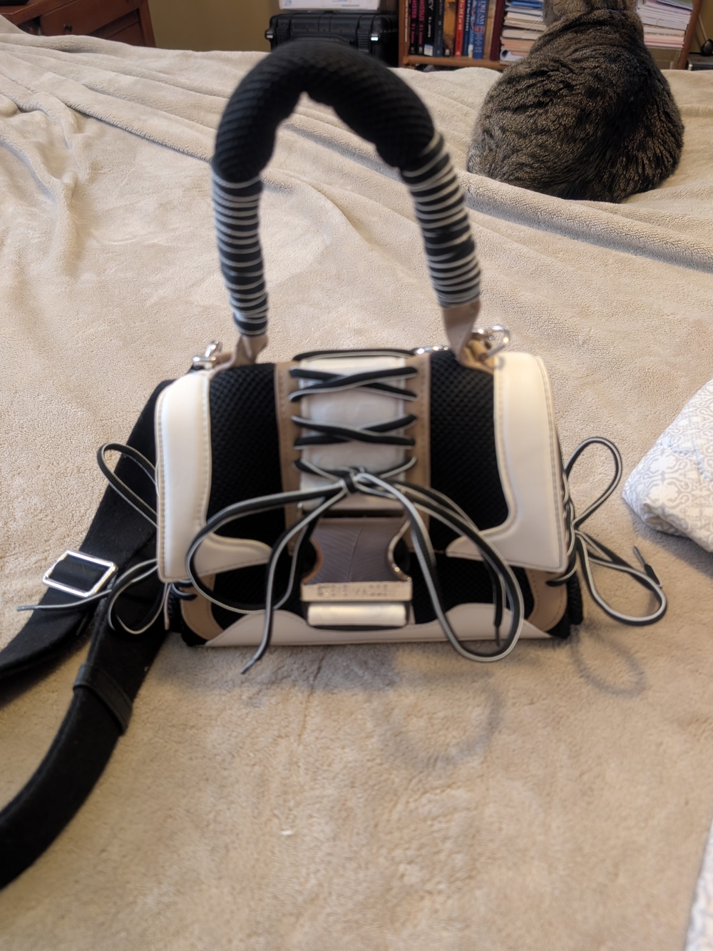 Steve Madden White and Black Sporty Crossbody Bag - Picture 2 of 6